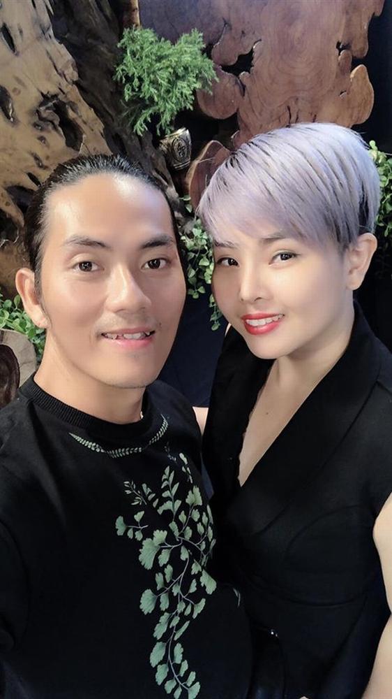 Ông bố khoe 5 cô con gái xinh xắn, thành quả sau 15 năm rước vợ về dinh-2