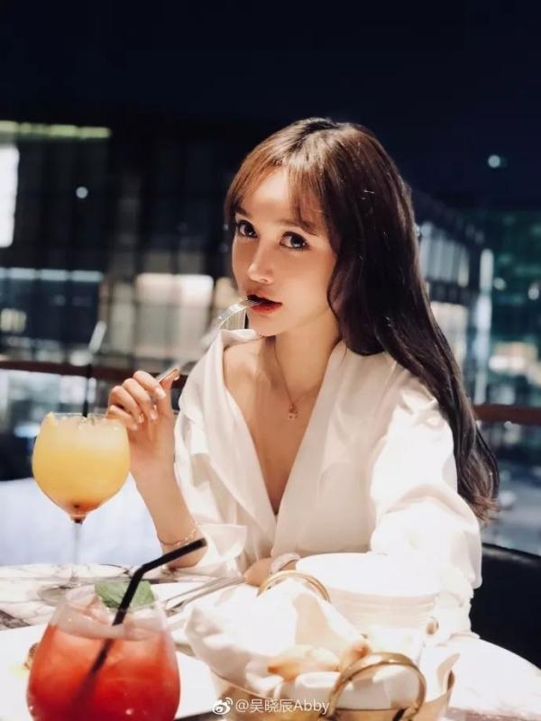 Chi 12 tỷ đồng cho 300 lần dao kéo, ngoại hình cô gái trẻ thay đổi đáng kinh ngạc-5