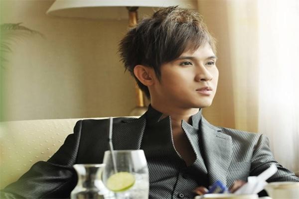 Thương 2 chàng trai trực chốt mưa lạnh, người dân bê mì gói nóng hổi-1