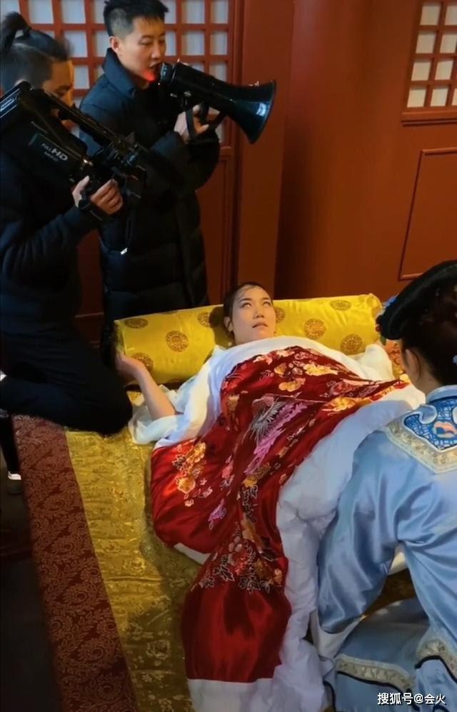 Khán giả bị lừa ngoạn mục với cảnh lâm bồn đầy đau đớn trong phim-3