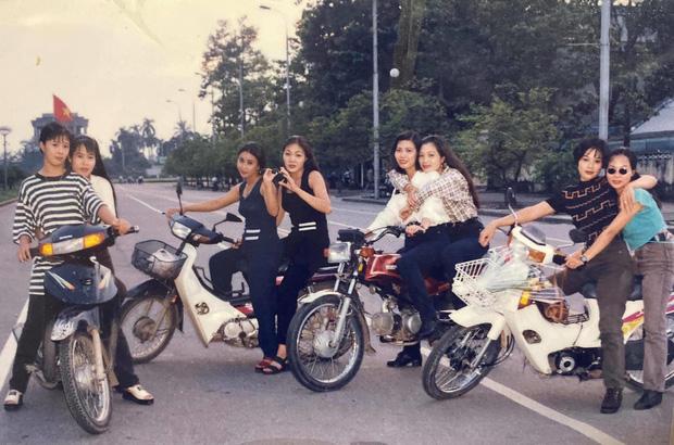 Hội bạn thân cách đây 25 năm: Chỉ 1 chi tiết biết ngay dân chơi thứ thiệt, giờ ai cũng 50 tuổi vẫn facetime tám mỗi ngày-1