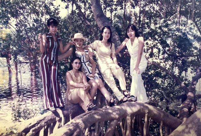 Hội bạn thân cách đây 25 năm: Chỉ 1 chi tiết biết ngay dân chơi thứ thiệt, giờ ai cũng 50 tuổi vẫn facetime tám mỗi ngày-3