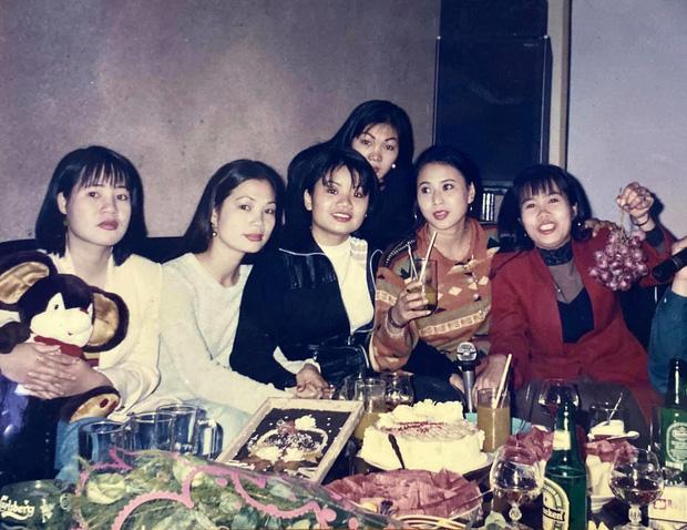 Hội bạn thân cách đây 25 năm: Chỉ 1 chi tiết biết ngay dân chơi thứ thiệt, giờ ai cũng 50 tuổi vẫn facetime tám mỗi ngày-4