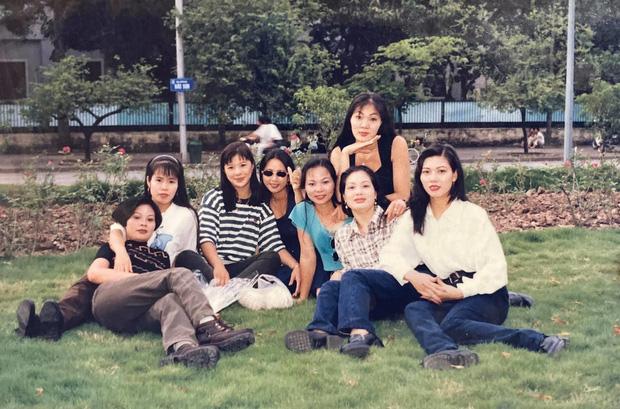 Hội bạn thân cách đây 25 năm: Chỉ 1 chi tiết biết ngay dân chơi thứ thiệt, giờ ai cũng 50 tuổi vẫn facetime tám mỗi ngày-5