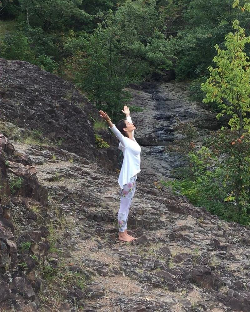 Bản tin Hoa hậu Hoàn vũ 23/4: HHen Niê khiến người chiến thắng tắt nắng-6