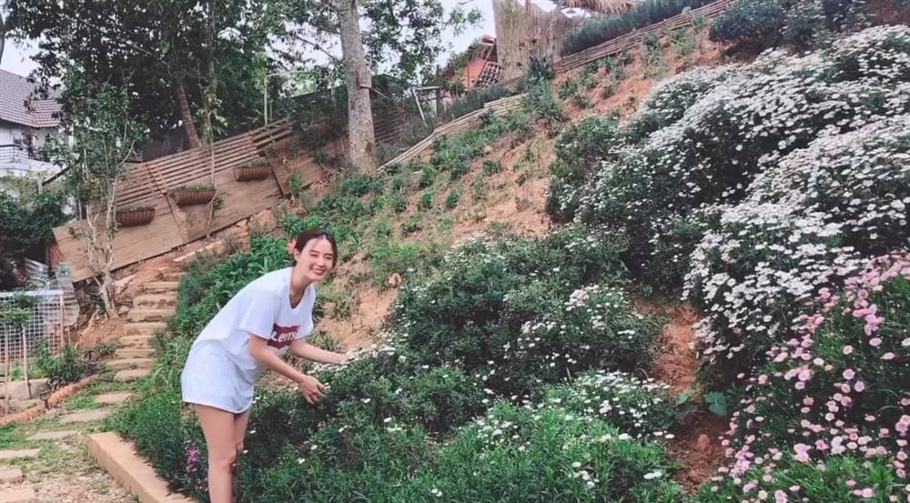 Khoe loạt ảnh lên Đà Lạt nghỉ dưỡng, nhan sắc ở tuổi 31 của Midu làm người xem ngây ngất-5