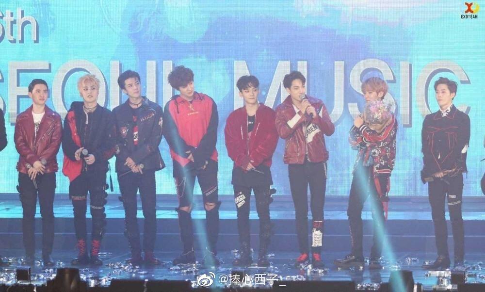 Bài bản đến phát sợ như Kbiz: Netizen phát hiện các idol nhà SM đều được đào tạo chung một lò tuyệt chiêu tạo dáng sang chảnh-5