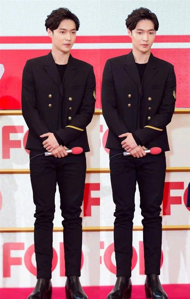 Bài bản đến phát sợ như Kbiz: Netizen phát hiện các idol nhà SM đều được đào tạo chung một lò tuyệt chiêu tạo dáng sang chảnh-10