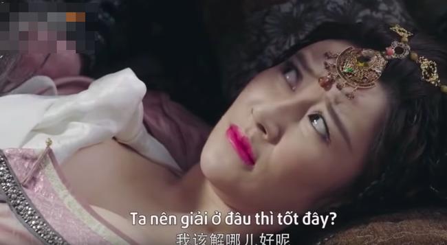 Hotgirl mạng khoe ngực khủng trong Tân Ỷ Thiên Đồ Long Ký là ai?-7