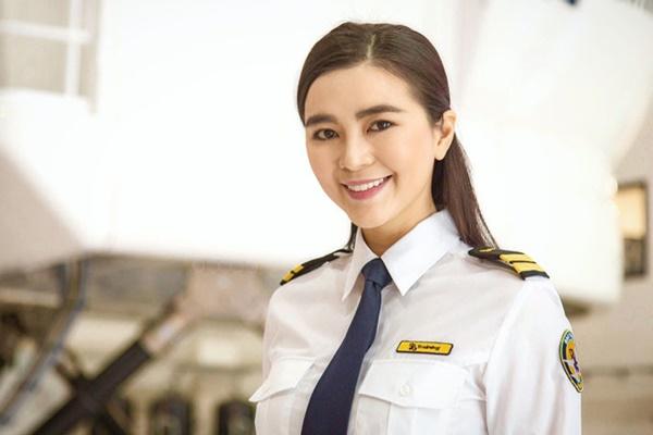 Diệu Thúy: Diễn viên xinh đẹp lấy chồng Tây, bỏ showbiz làm phi công-8