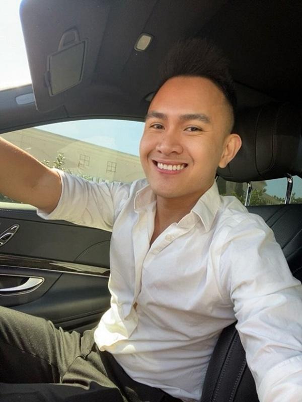 Danh hài Hoài Linh đứng ngồi không yên khi con ruột lẫn con nuôi đều gặp hạn xui-3