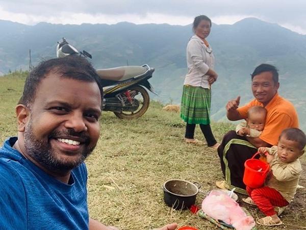 Người Ấn Độ chụp tòa chung cư ở Hà Nội ngập sắc đỏ giữa mùa dịch-2