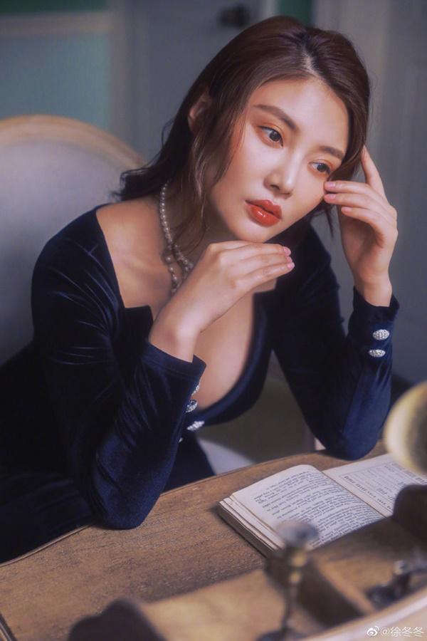 Năm 2019, cô được bạn trai - nam diễn viên Doãn Tử Duy cầu hôn bằng cách bỏ nhẫn kim cương 3 cara vào nổi lẩu. Tuy nhiên, chỉ 4 tháng sau, cả hai bất ngờ chia tay.