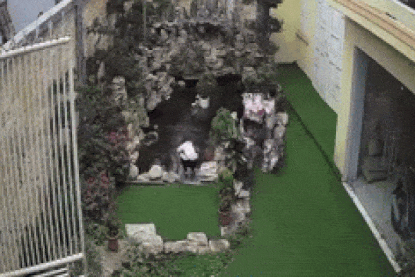 Tài xế ở Nghệ An lùi xe cán chết bé trai, nhẫn tâm bê xác phi tang rồi xóa vết máu bằng đất-6