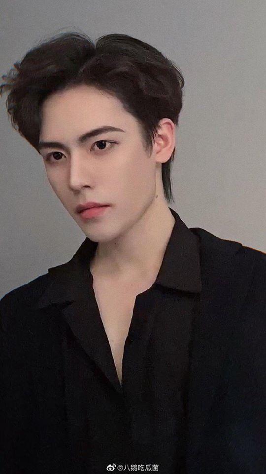 Hot boy Trung Quốc khẳng định đẹp tự nhiên khi bị tố lạm dụng filter-2