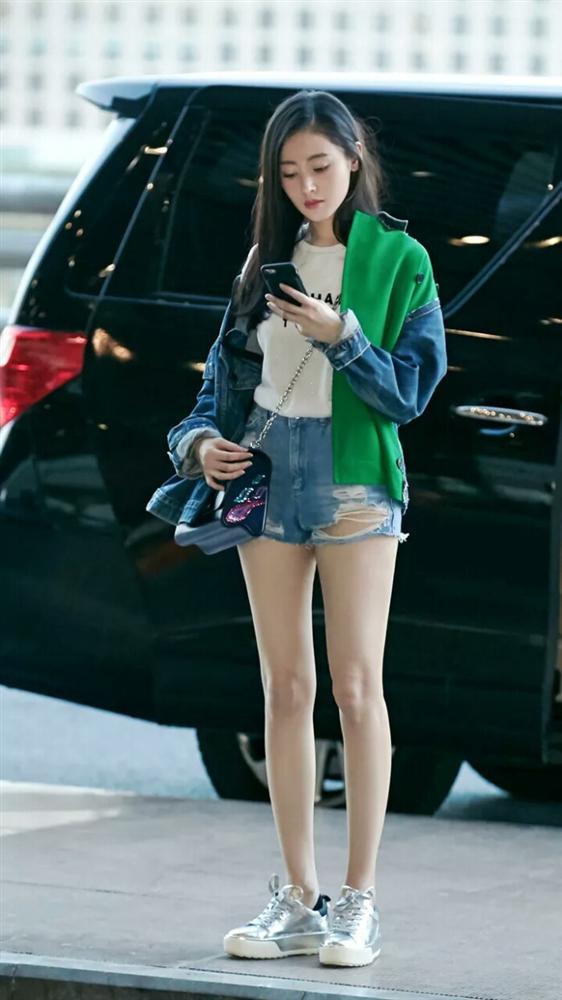 4 mỹ nhân sở hữu đôi chân dài nhất Cbiz: Địch Lệ Nhiệt Ba, Quan Hiểu Đồng chưa phải số 1-4