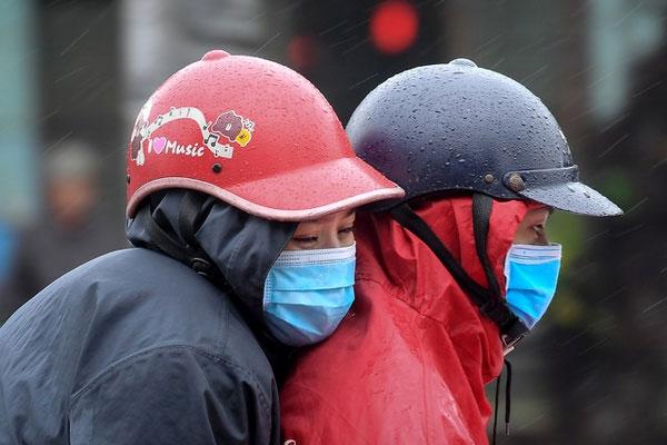 Vì sao cuối tháng 4 miền Bắc vẫn mưa rét?-1