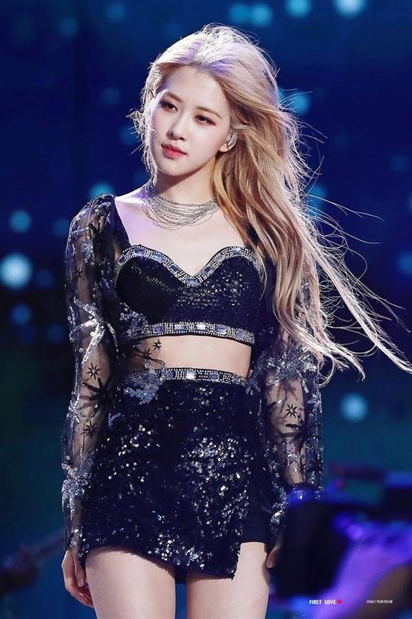 Rosé được cho là nữ idol có giọng hát vô cùng độc đáo giữa các nhóm nhạc Kpop hiện tại. Những bản cover 