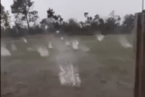 Không khí lạnh bắt đầu ảnh hưởng, mưa đá to như hòn bi đã xuất hiện-2