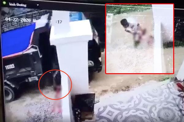 Bắt khẩn cấp tài xế lùi xe cán chết bé trai rồi bế xác đi phi tang, chùi hiện trường-3