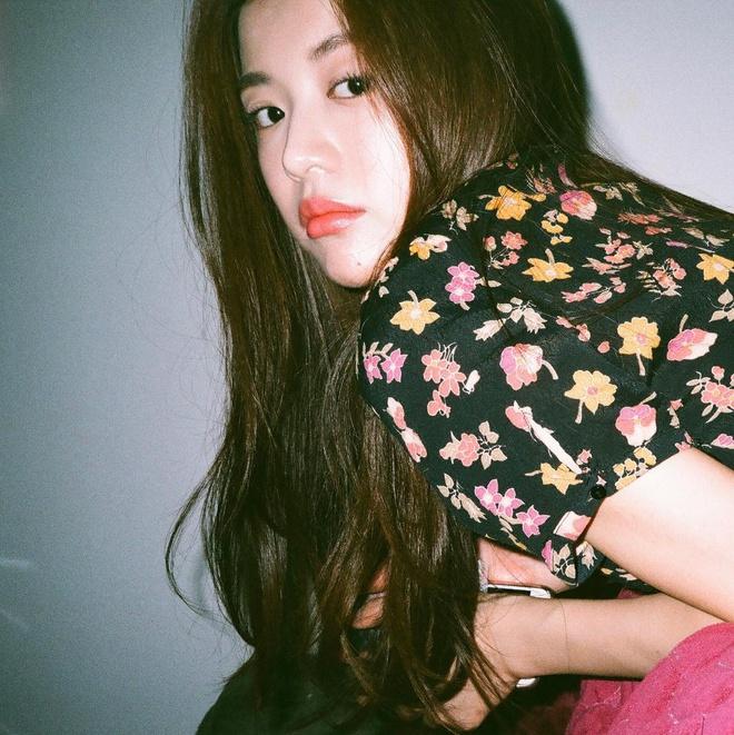 Nhan sắc lạ lẫm trước khi dao kéo của hot girl đình đám Hàn Quốc-4
