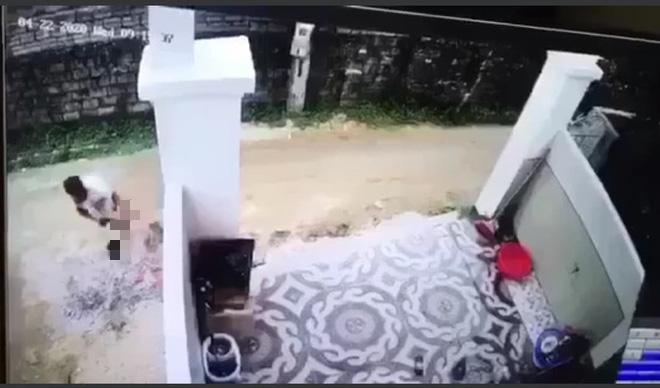 Bắt khẩn cấp tài xế lùi xe cán chết bé trai rồi bế xác đi phi tang, chùi hiện trường-2