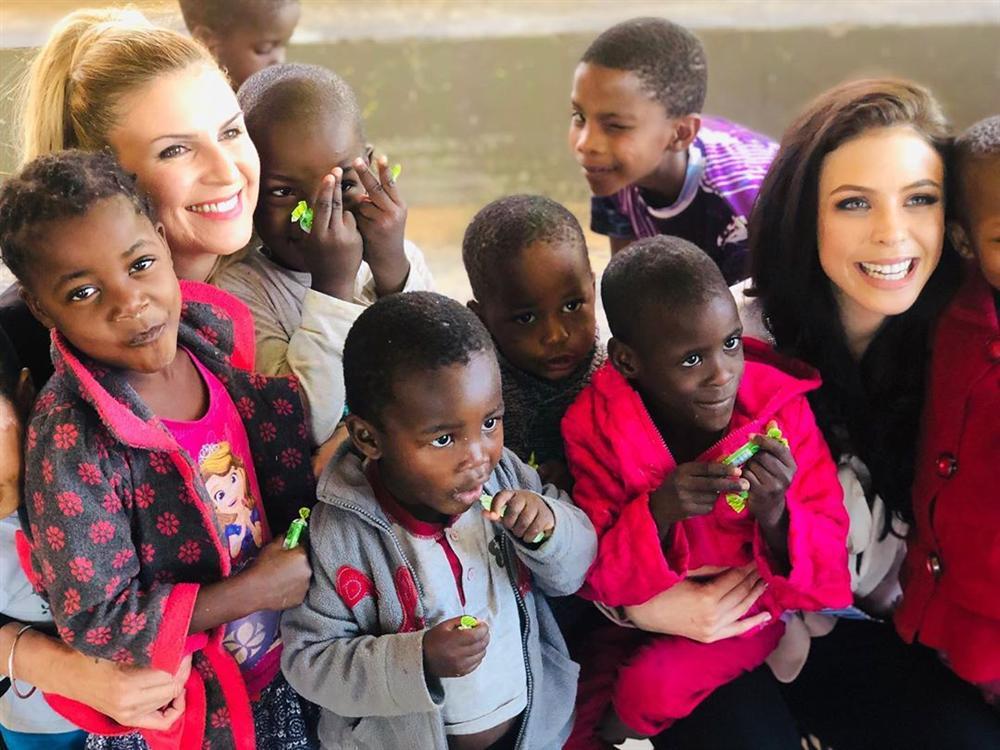 Bản tin Hoa hậu Hoàn vũ 25/4: Hoàng Thùy ít nhất phải vào top 5-3