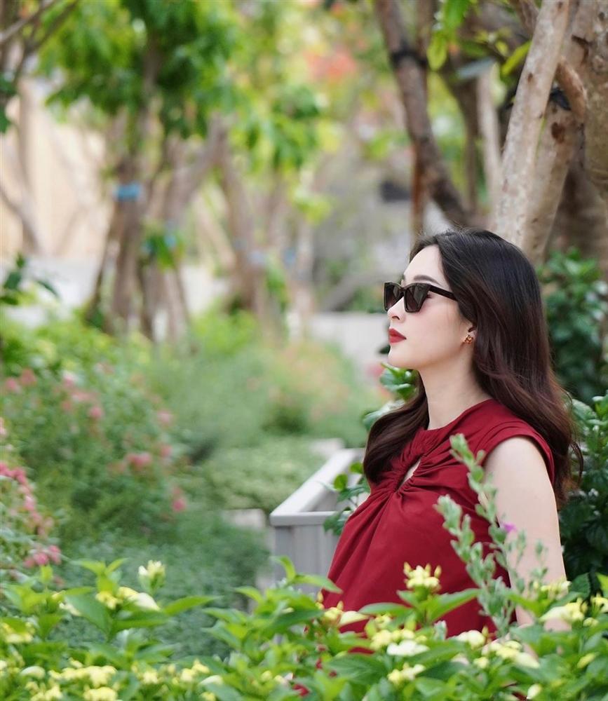 2 lần mang thai vượt mặt, hoa hậu Đặng Thu Thảo sở hữu nhan sắc xuất sắc vạn mẹ bầu mê-2