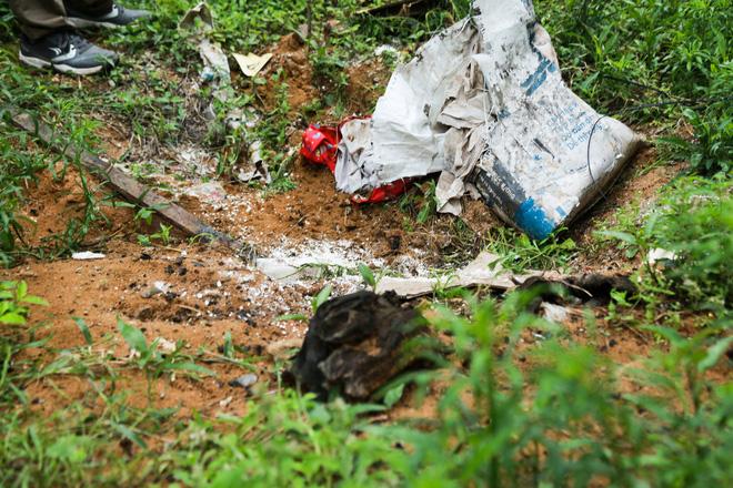 Ông ngoại cháu bé bị xe tải tông trúng rồi giấu xác phi tang: Sau khi gây tai nạn, nó một mực chối cãi, còn phụ giúp xới cát tìm thi thể-3