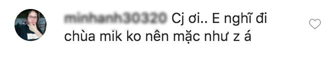 Hương Tràm bị dân mạng công khai nhắc nhở vì đi chùa mà ăn mặc phản cảm-3