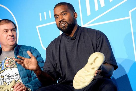 Kanye West trở thành tỷ phú hoàn toàn nhờ vào đế chế Yeezy?