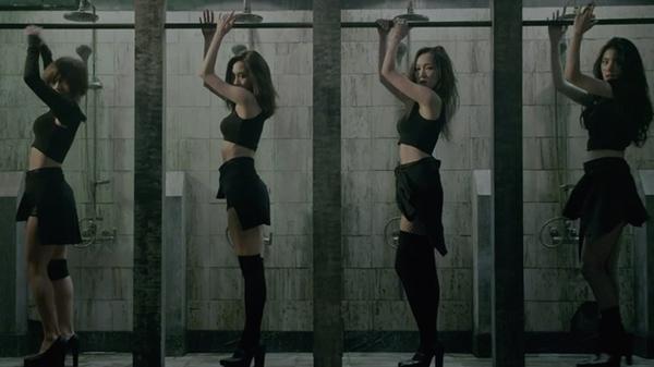 Hush (MissA): MissA từng bị đặt lên bàn cân để so sánh với Trouble Maker do họ cùng có chung hình tượng sexy. Trong ca khúc Hush, nhóm diện nguyên trang phục đen với áo crop top khoe eo con kiến và quần da đen, phô diễn vũ đạo gợi cảm, khoẻ khoắn. Độ sexy của các cô nàng không hề lép vế bất kỳ nhóm nhạc nữ nào.