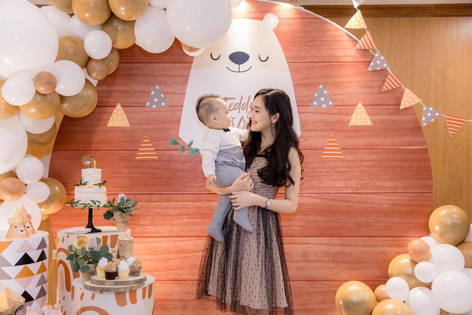 Mới ngày nào thi sắc đẹp, top 10 Hoa hậu Việt Nam giờ là mẹ bỉm sữa, nhan sắc đẹp hơn thời con gái-1