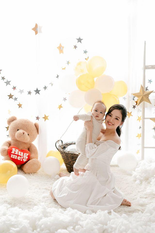 Mới ngày nào thi sắc đẹp, top 10 Hoa hậu Việt Nam giờ là mẹ bỉm sữa, nhan sắc đẹp hơn thời con gái-4