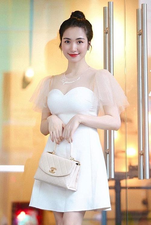 Khối tài sản hàng trăm tỷ đồng của Hòa Minzy ở tuổi 25-10