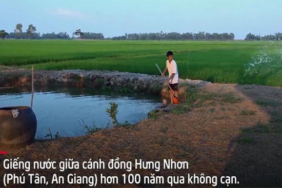 Giếng nước cổ to như cái ao hơn 100 năm không cạn