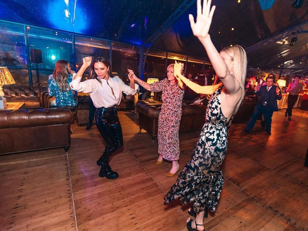 Gia thế bạn gái Brooklyn - bố tỷ phú, tài sản gấp 5 lần David Beckham-10