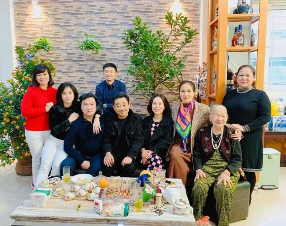 Hé lộ hình ảnh thời trẻ cực phong độ của NSƯT Quốc Khánh: Quả là có khí chất làm Ngọc Hoàng!-2