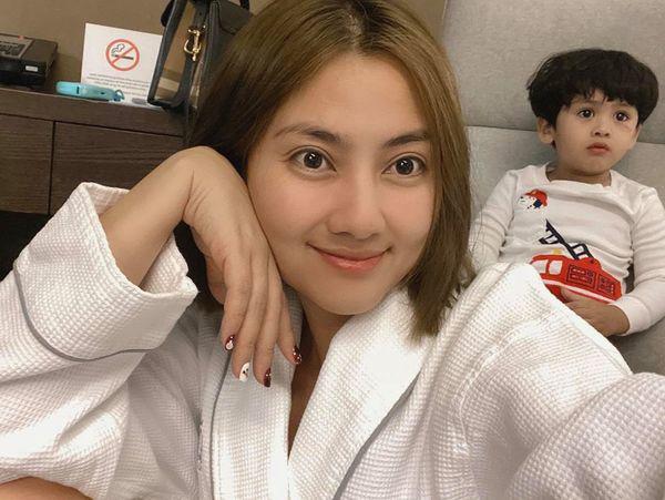 Khi Ngọc Lan cố tình khoe mặt nọng, dân tình lại tập trung xuýt xoa làn da lão hóa ngược-5