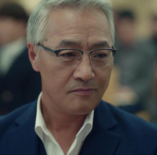 Knet đòi đuổi nam diễn viên 60 tuổi khỏi phim Thế giới hôn nhân vì quan hệ tình dục với trẻ vị thành niên 18 năm trước-2