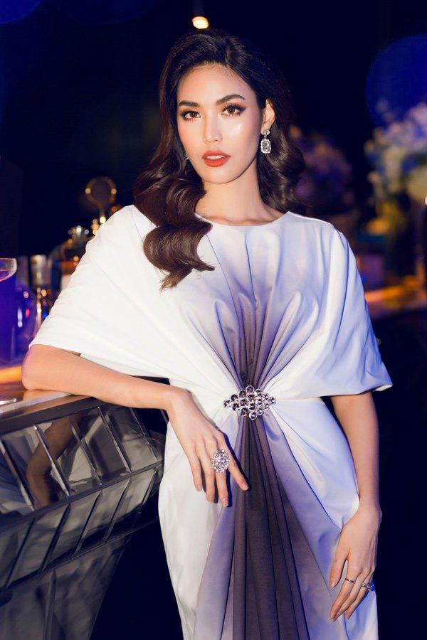 Thời trang giấu bụng bầu quá đỉnh, Đặng Thu Thảo gần sinh em bé mọi người mới hay-7