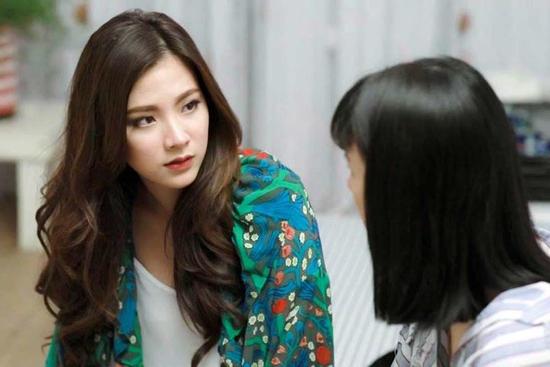 Vô tư cho bạn gái ngủ lại nhà, tôi thẫn thờ nhìn việc cô ấy lén lút làm giữa đêm