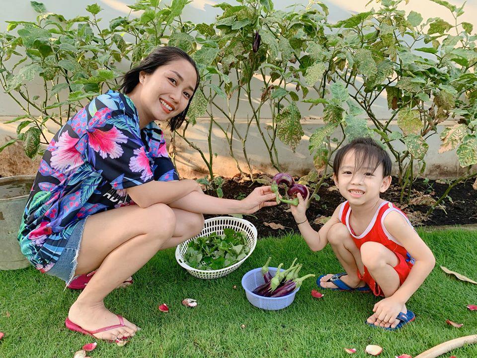 Cuộc sống đời thường giản dị của Ốc Thanh Vân-1