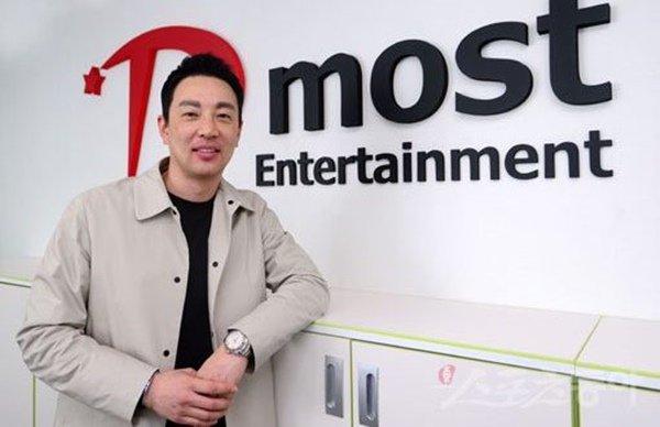 Lộ diện ông trùm giải trí Hàn Quốc xâm hại nhân viên cấp dưới gây chấn động showbiz-2