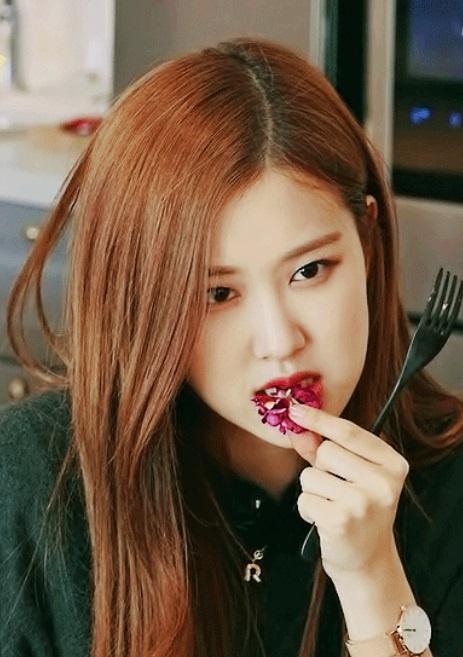 Fan phát hiện mẹo giúp Rosé (BlackPink) ăn nhiều vẫn không béo-2