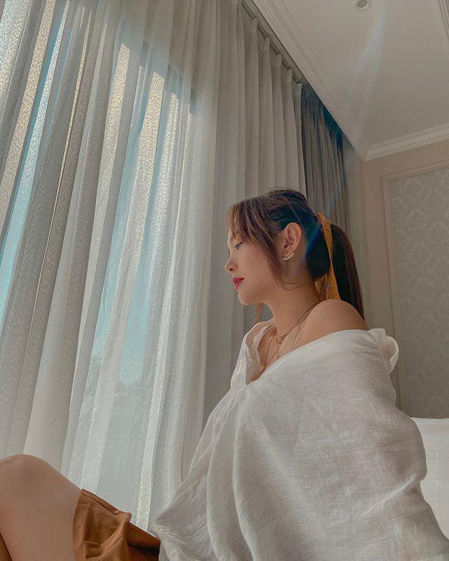 Cách ly xã hội được nới lỏng, Minh Hằng tậu liền bộ tóc mới trẻ trung hết phần thiên hạ-6