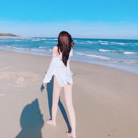 Cao Thái Hà bốc lửa khi diện bikini sau scandal lộ ảnh hút thuốc lá-2