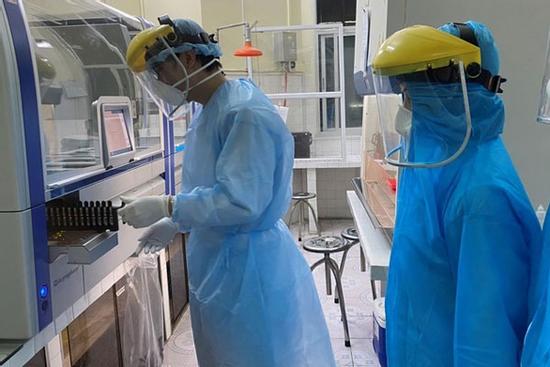 Thêm 1 ca nghi tái dương tính Covid-19 sau khi xuất viện, chuyển từ Phú Thọ lên Hà Nội điều trị