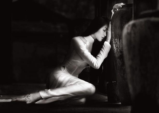 Tăng Thanh Hà đẹp đến nao lòng trong bộ ảnh gợi nhớ đến phim Bỗng dưng muốn khóc-6