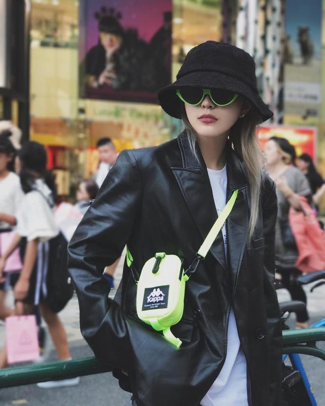 Bạn gái tố La Chí Tường ngoại tình ăn mặc đẹp, dùng toàn hàng hiệu-4